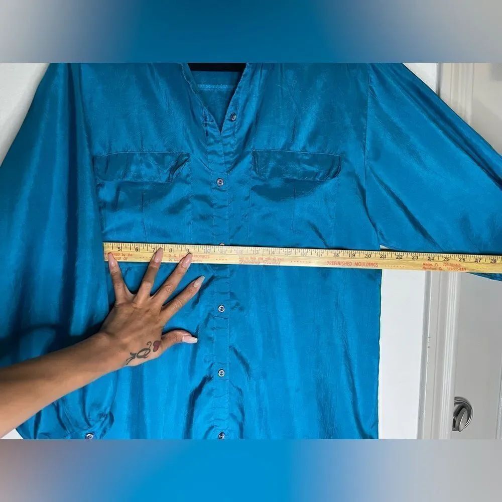 Beautiful Oversized Blue Jayre Blouse - Picture 6 of 6
